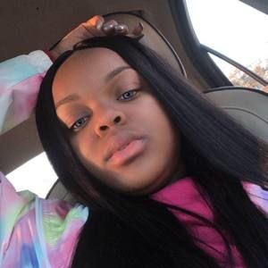 Meet your Posher, Nyia